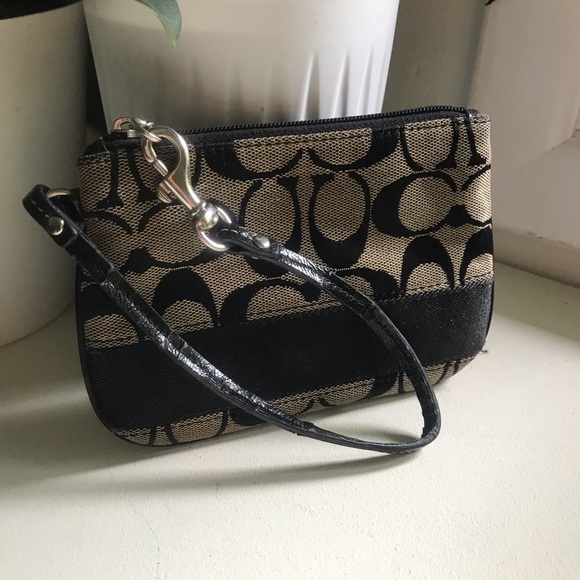 Black/gray- Cute authentic coach clutch - Picture 2 of 3